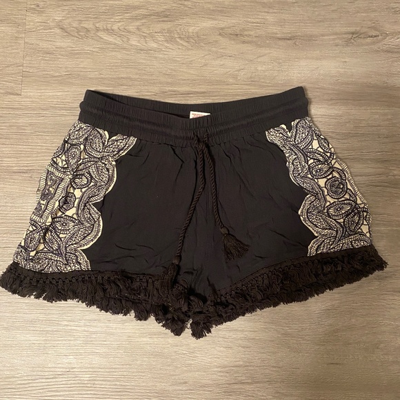 Shorts - Picture 1 of 2